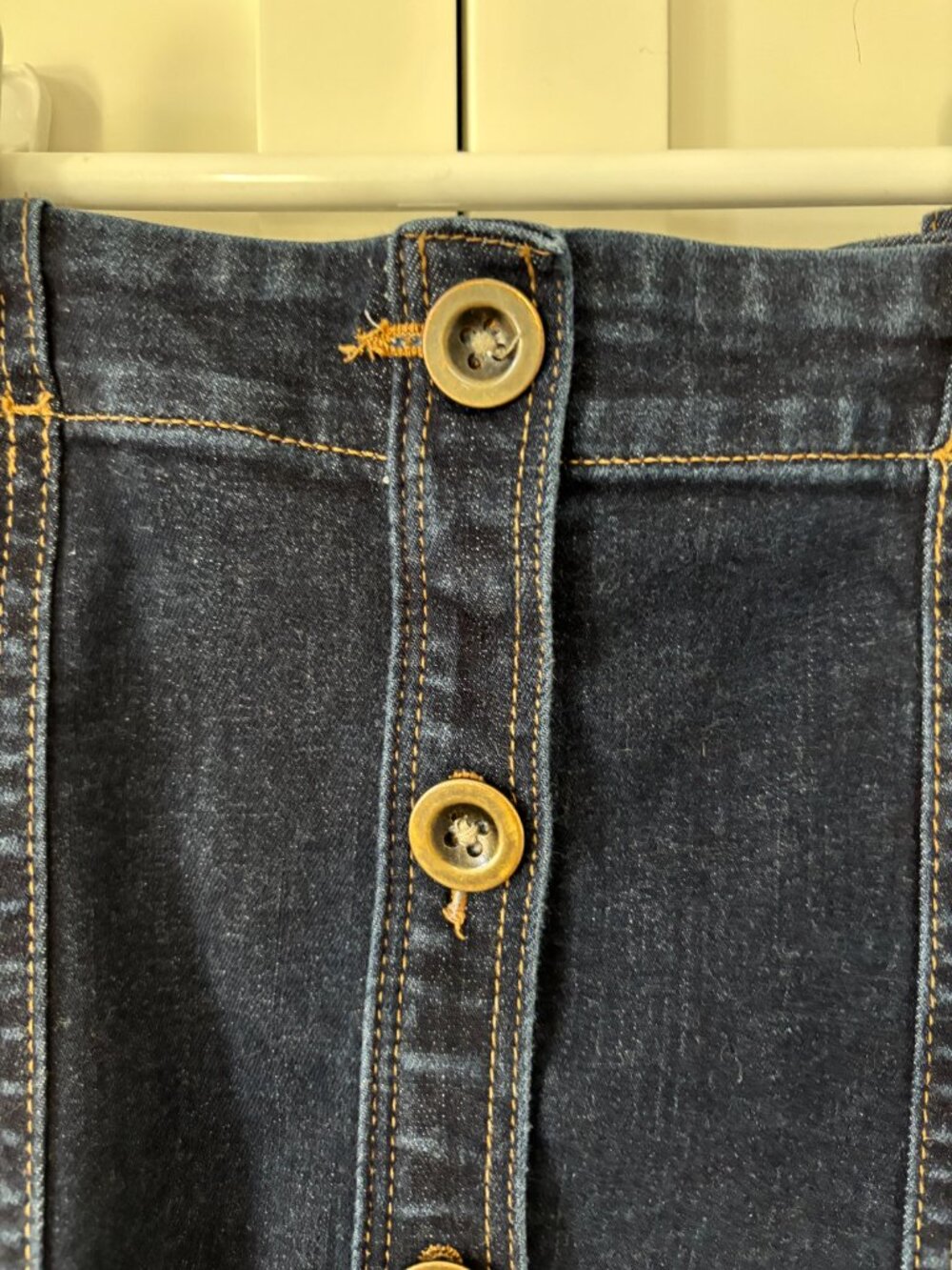 Banana Republic dark strech denim button front mini skirt (size 0) - Picture 5 of 6
